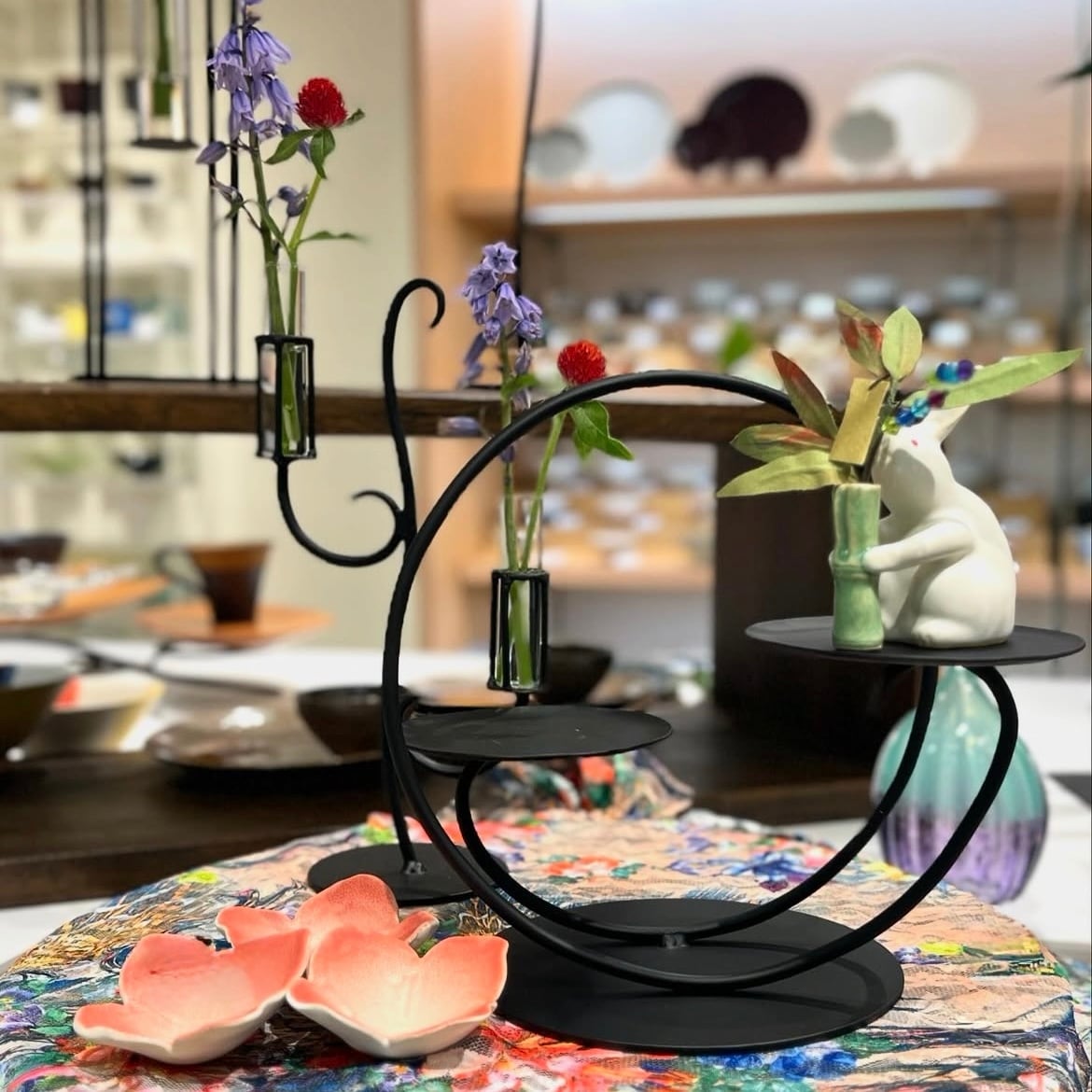 再入荷】鉄器 (高さ22 cm)くるり | TSUNE;田中恒子の器 オンラインストア