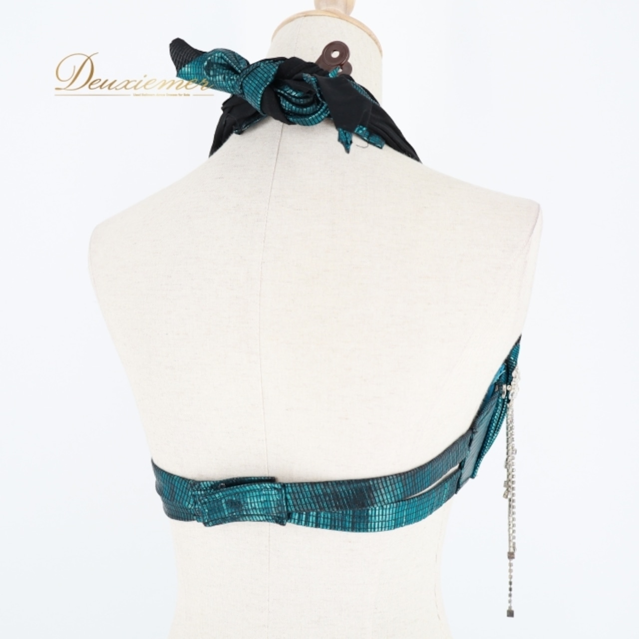 ベリーダンス オリエンタル 衣装 上下セット グリーン系 トップス スカート アーム アーム飾り ラインストーン フリンジ 星 キラキラ 緑 かわいい 光沢 スリット 豪華 装飾 華やか 鮮やか ダンス衣装 イベント ステージ 腕飾り