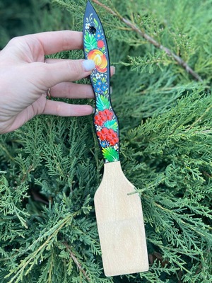 木製ヘラ 赤 ペトリキフカ塗り A（ホロヴィッツ) 31 cm