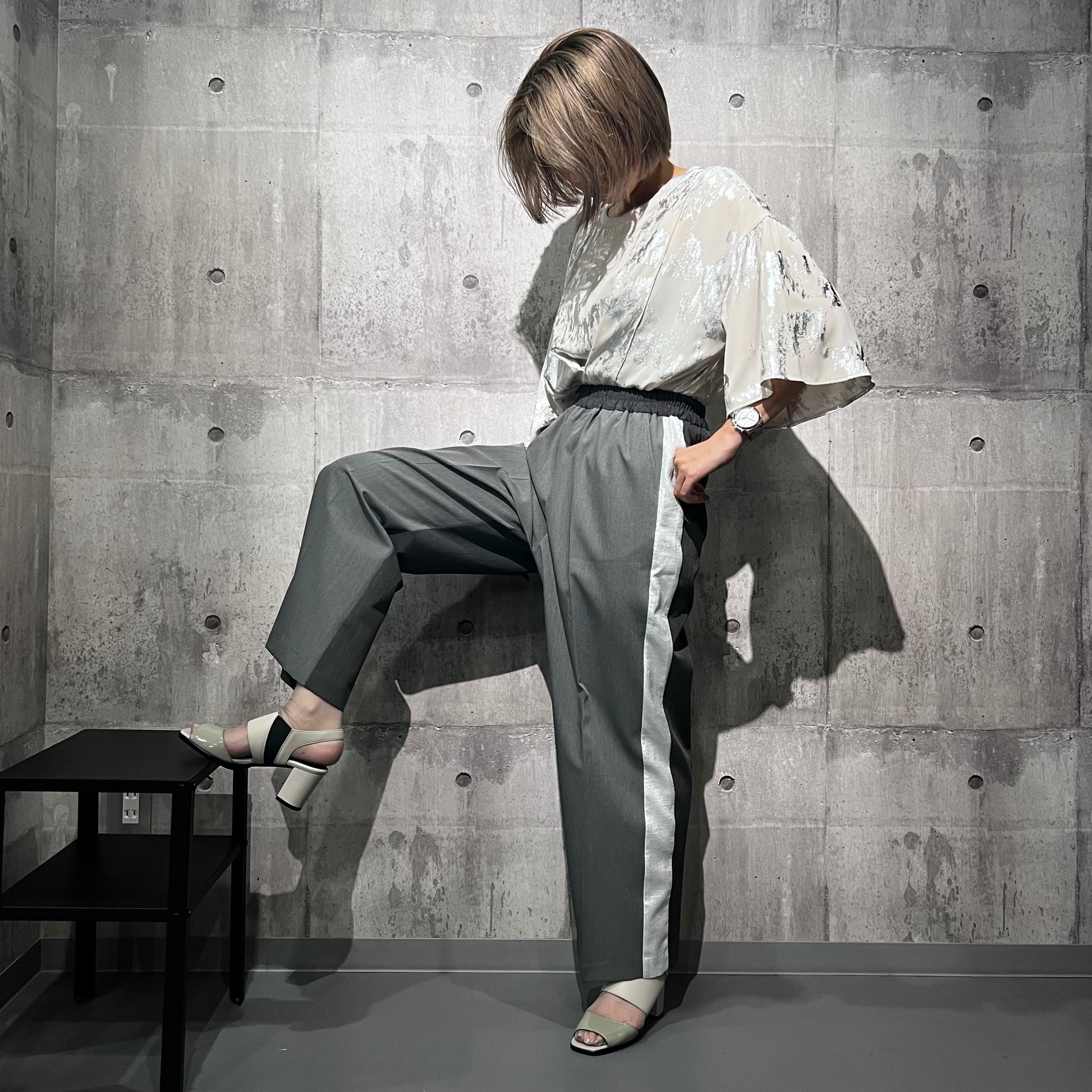 サイドライン微配スラックスパンツ