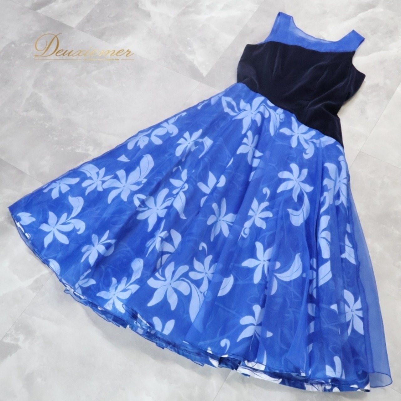 フラダンス 衣装 ワンピース ドレス ブルー系 アロハスタンダード 日本製 ティアレ柄 花柄 ハワイアンプリント ALOHA STANDARDS チュール ベロア ノースリーブ ハワイアン アロハ フラ ダンス レッスン 練習 ブラック系 ホワイト系 青 黒 白 華やか 鮮やか 上品 フラダンス衣装 おしゃれ デザイン レディース フラワープリント 衣装用 パーティー かわいい 女性用 青色