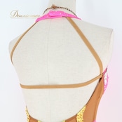 社交ダンス 衣装 チャコット Chacott ラテン ドレス ワンピース デモ 競技 ダンス パーティ 発表会 特徴的 個性的 フリンジ 蛍光 ピンク系 イエロー系 日本製 ダンス衣装 エレガント 大人用 デモ用 ドレスバッグ付き 華やか 競技用 ダンスパーティ用