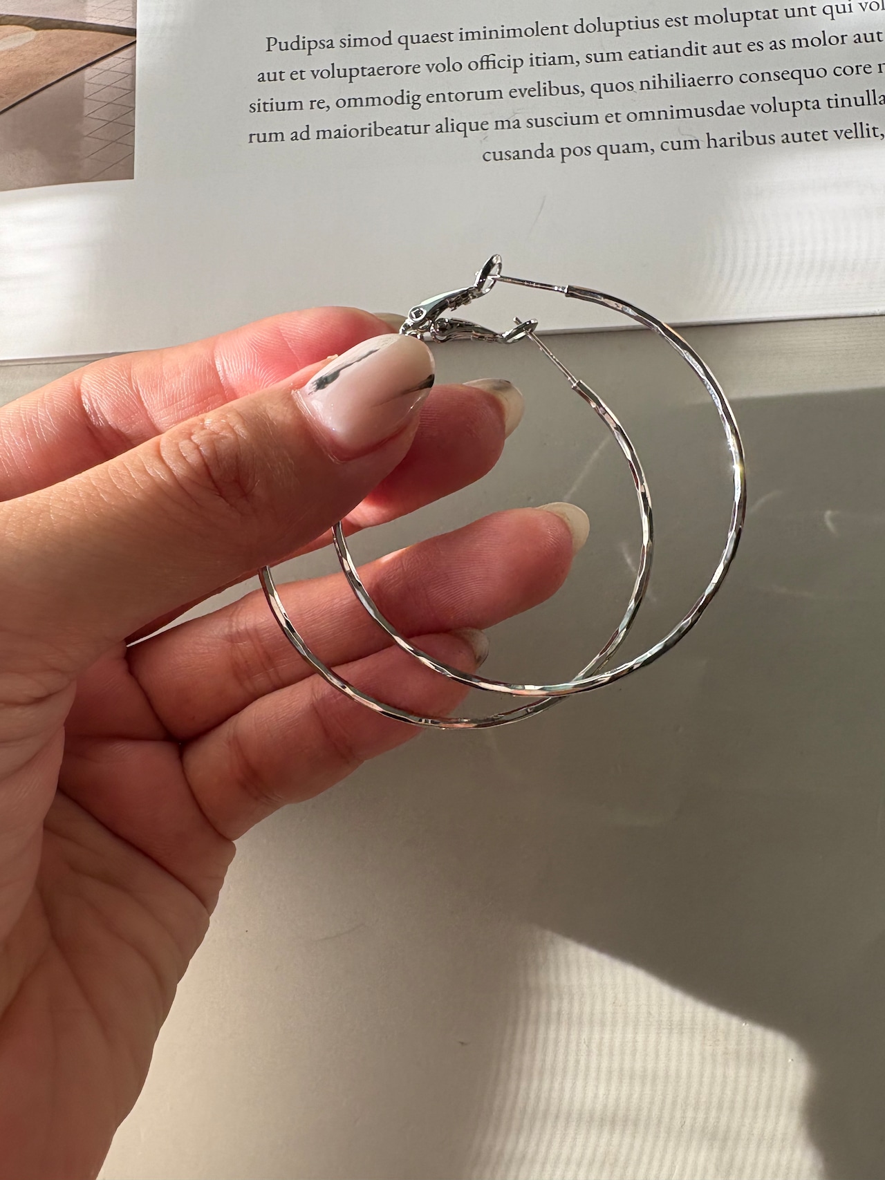 ツイストサークルフープピアス