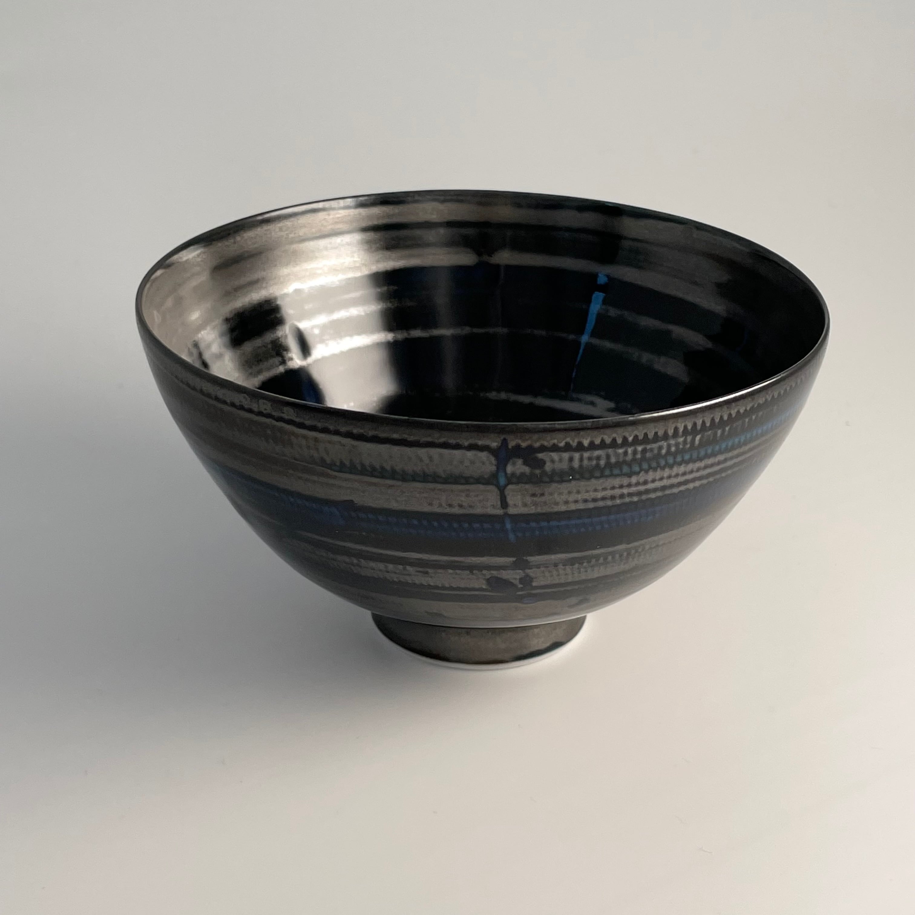 波佐見焼】天目釉飛びかんな文様＿お茶碗 | 波佐見焼 福春online