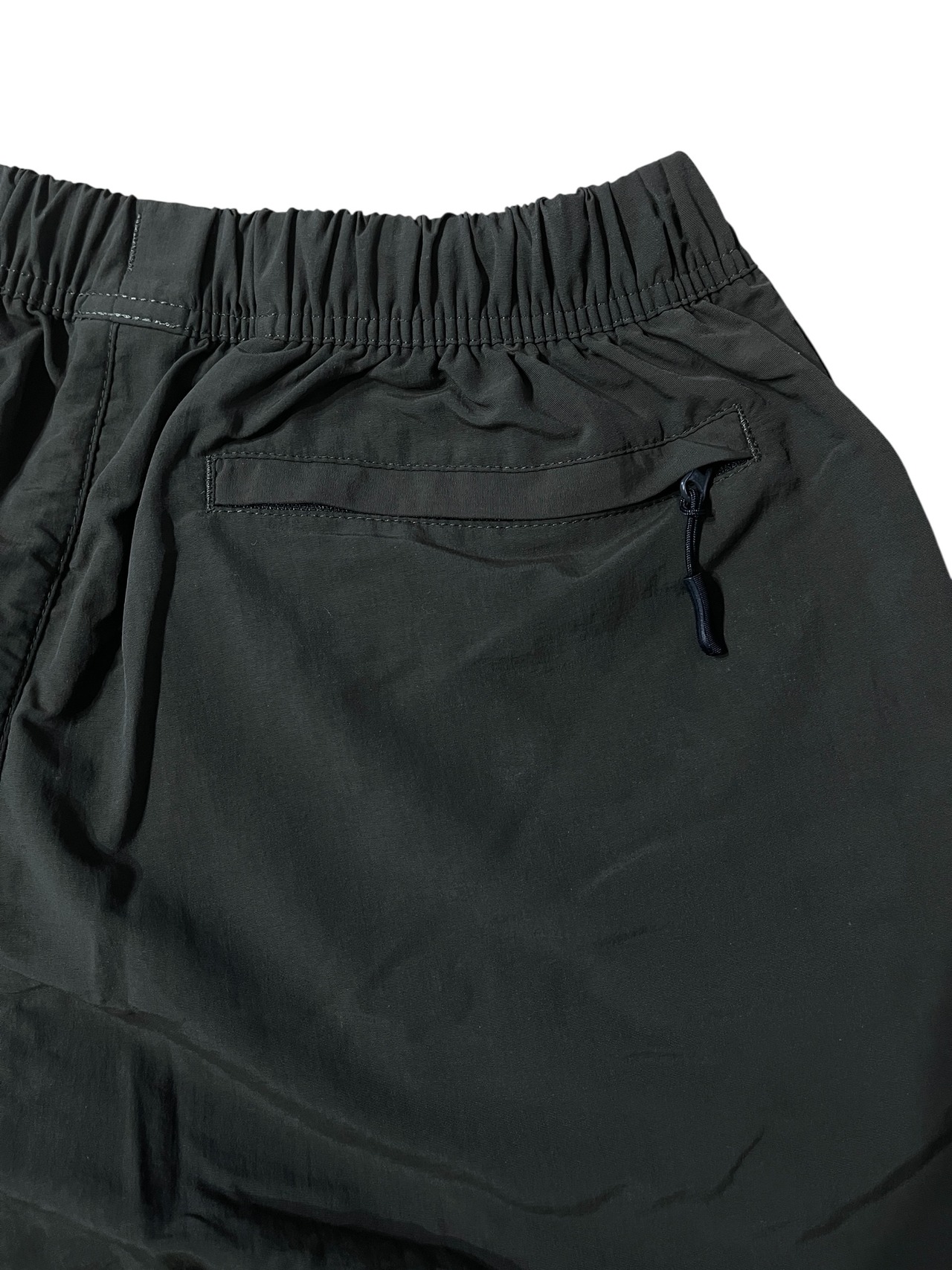 MO EMBROIDERY NYLON SHORTS