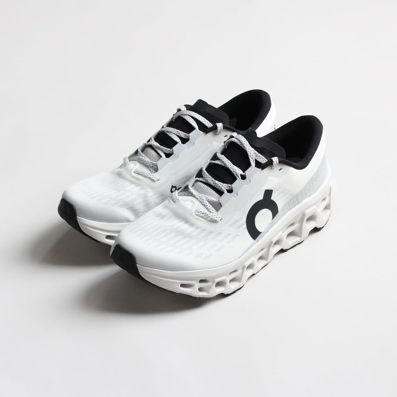On（オン）Cloudmonster 3（クラウドモンスター3）White | White