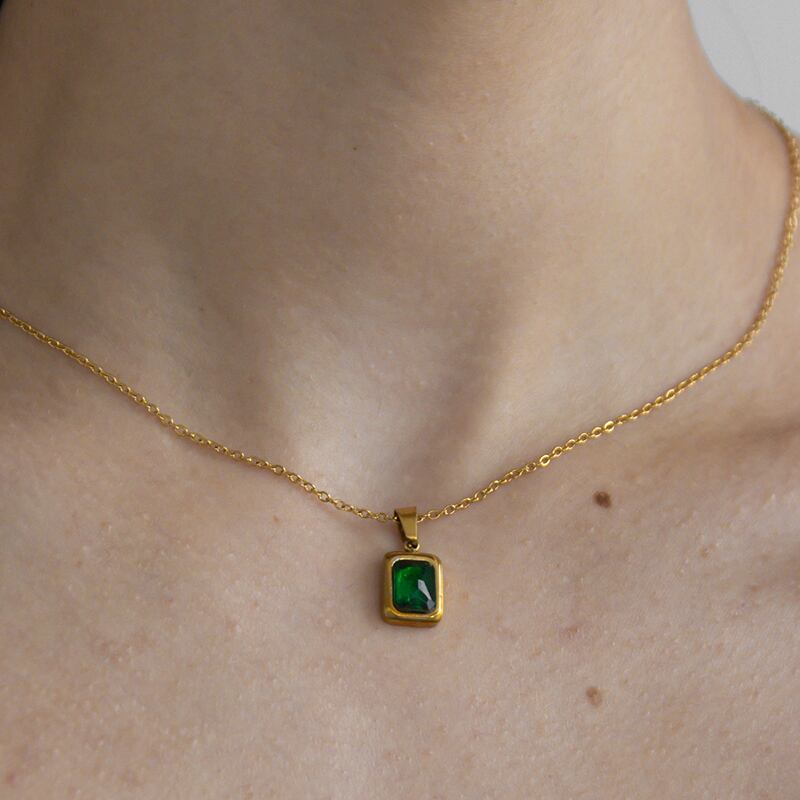ネコポス便】ネックレス スクエアカットグリーンネックレス 金属