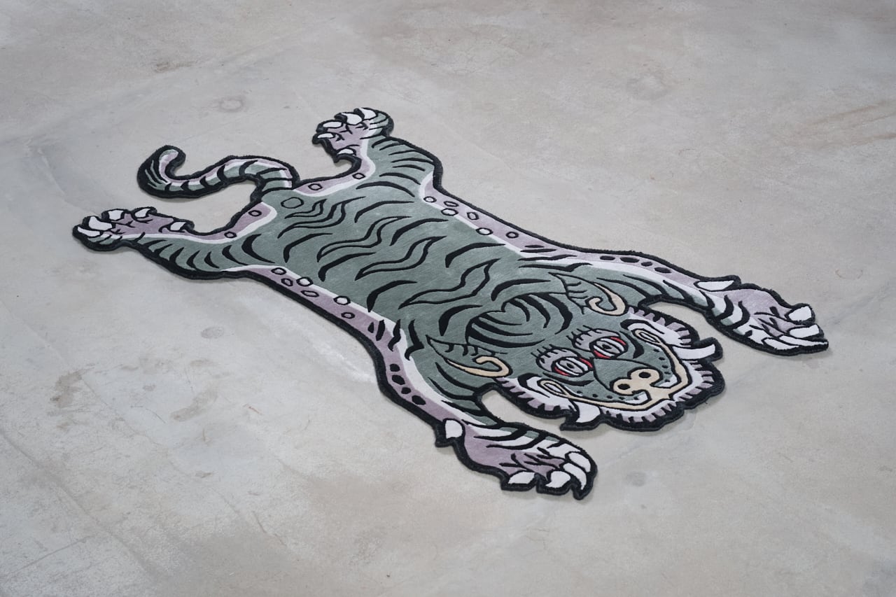 Tibetan Tiger Rug 《Mサイズ•シルク・オリジナル2・アラジングリーン
