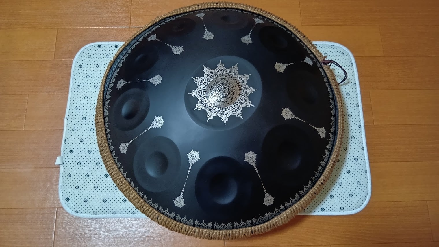 新品 スチールタングドラム 36cm 15音 アンティークブロンズ Dキー スチールタングドラム 36cm 15音 打楽器 金属ドラム バッグ付き