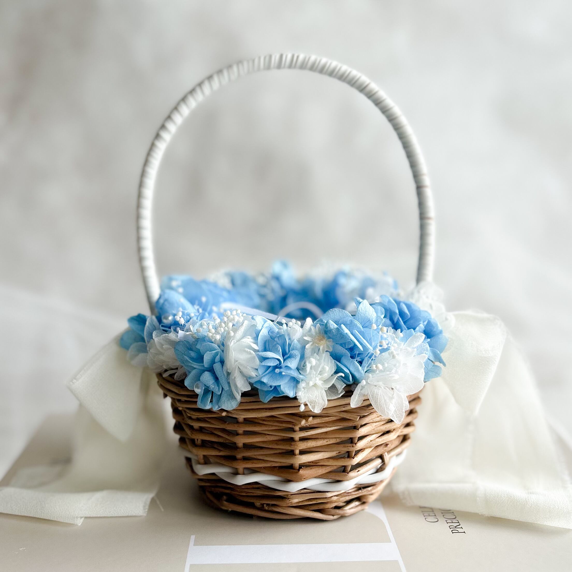 Circle blue ring pillow