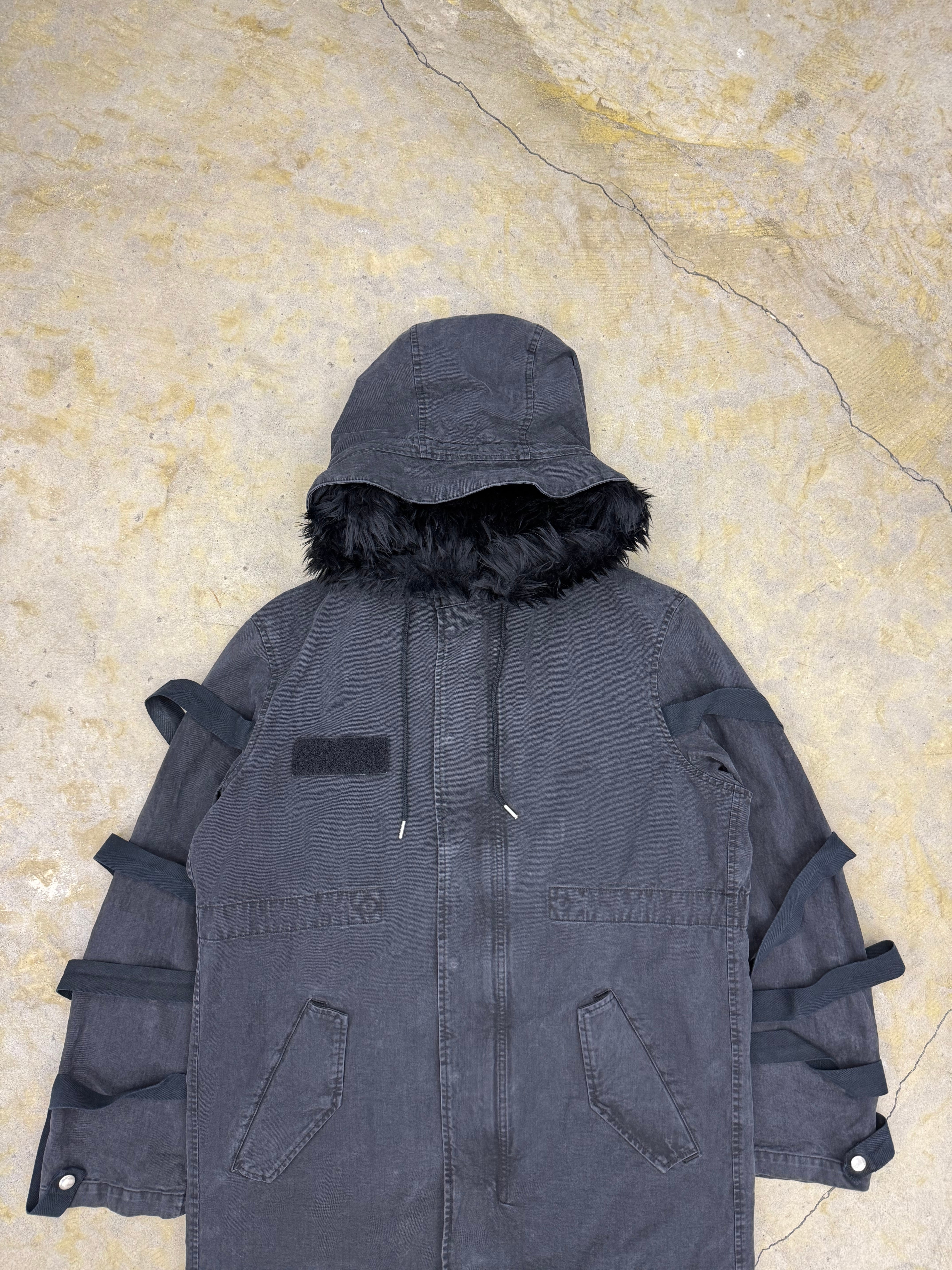 YUKI HASHIMOTO | BONDAGE MOD'S COAT | BLACK | HOWDAY