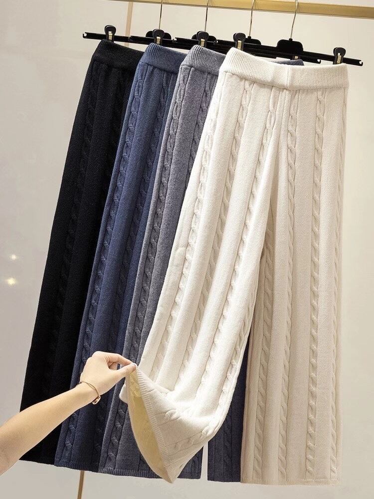 ケーブル編みニットパンツ