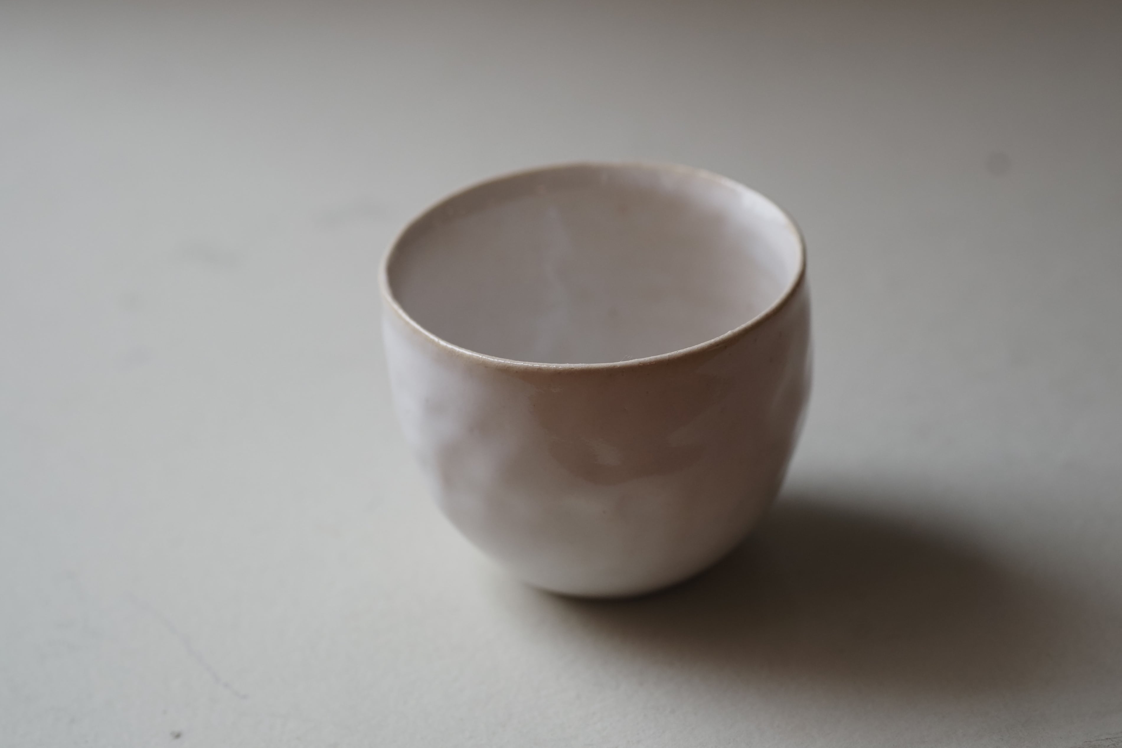村上躍 1.藁白釉茶杯 | 陶屋なづな