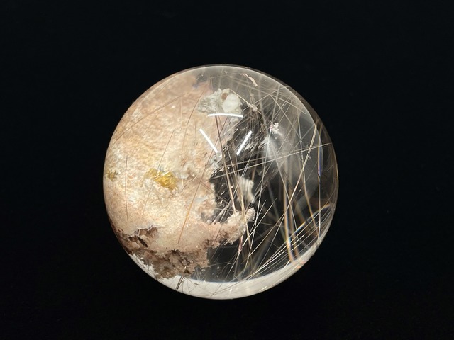 丸玉（レインボーガーデンルチルクォーツ）