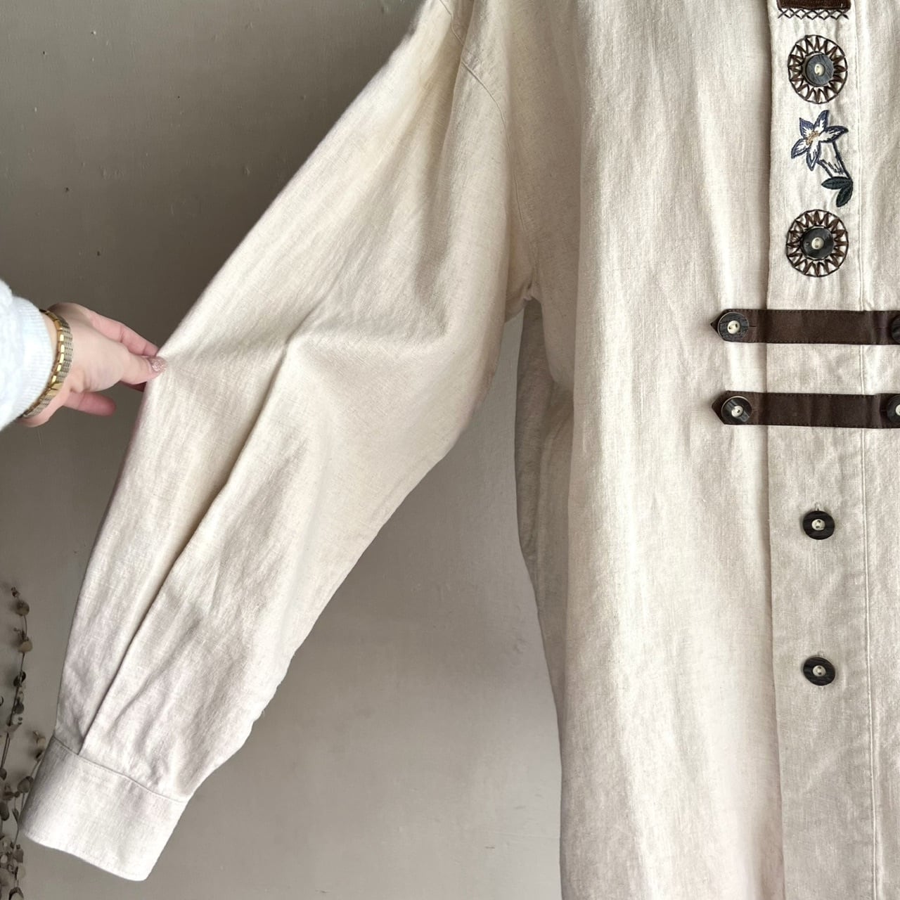 Euro linen mix tyrol shirt/リネン混・刺繍のチロルシャツ | MOTHER