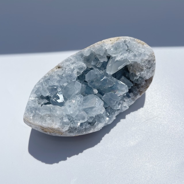 セレスタイト 卵型31◇ Celestite ◇天然石・鉱物・パワーストーン