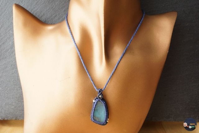 アクアプレーズ（天然グリーンカルセドニー）のマクラメネックレス - navy -