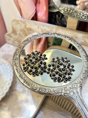 50's  flower black earrings