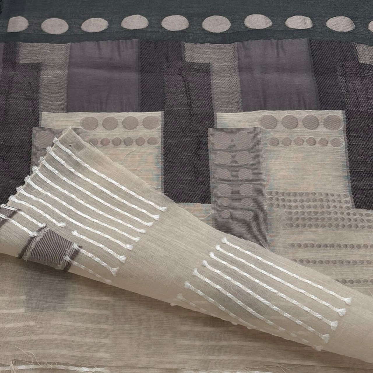 TC021◆2.8m(2p)◆M◆シルクポリエステル混カットジャガード生地◆ピッチ柄物