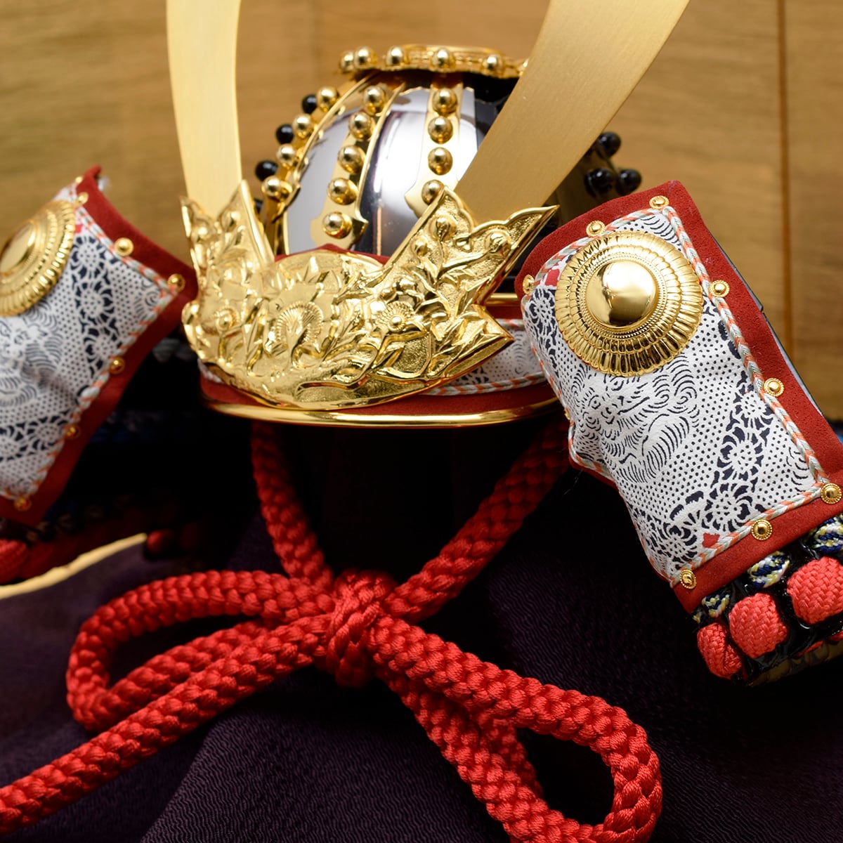 兜飾り＜源義経公＞収納上手｜加藤鞆美｜おしゃれ｜モダン