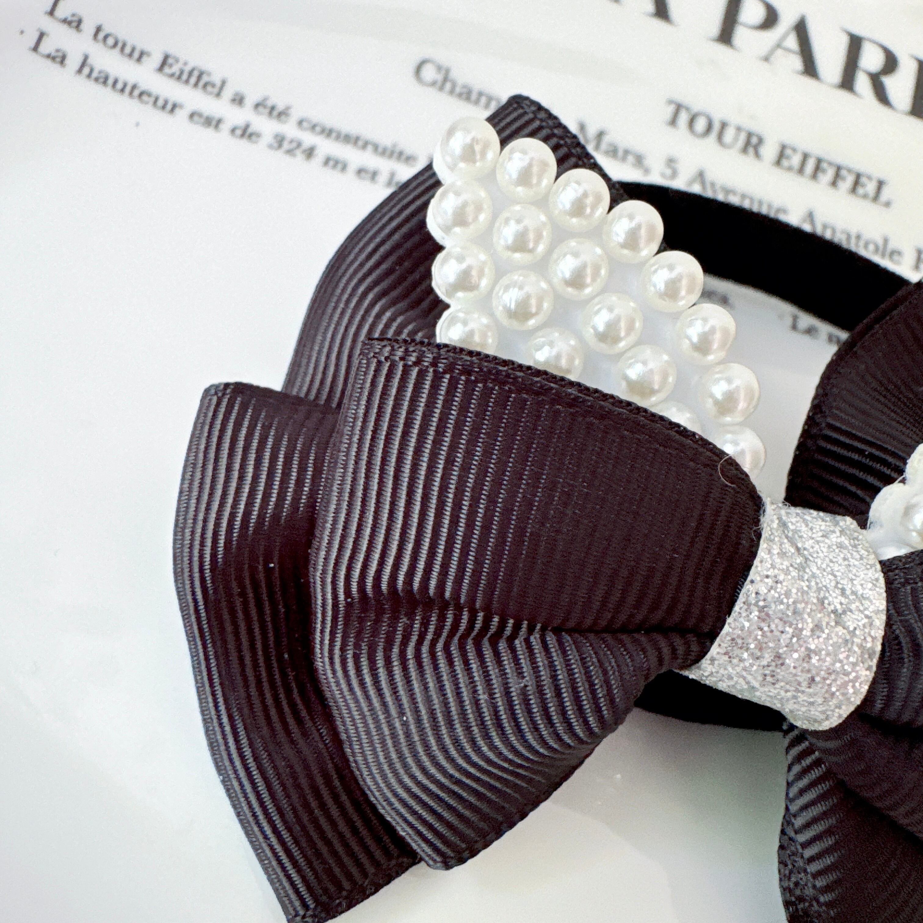 パールがおしゃれなリボンヘアバンド(後ろ支え付き)