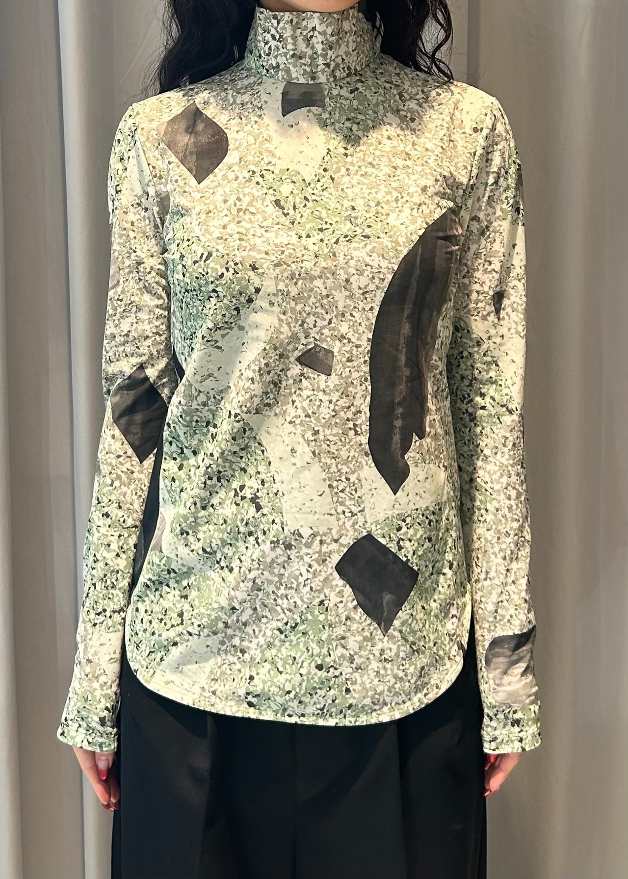 【25AW】Mame Kurogouchi マメ クロゴウチ / Marble Print Jersey High Neck Top / ハイネックトップス - 1