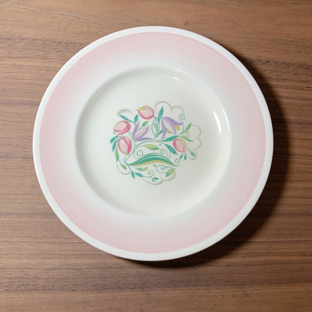 スージークーパー ドレスデンスプレイ プレート(ピンク) 20.5cm J
