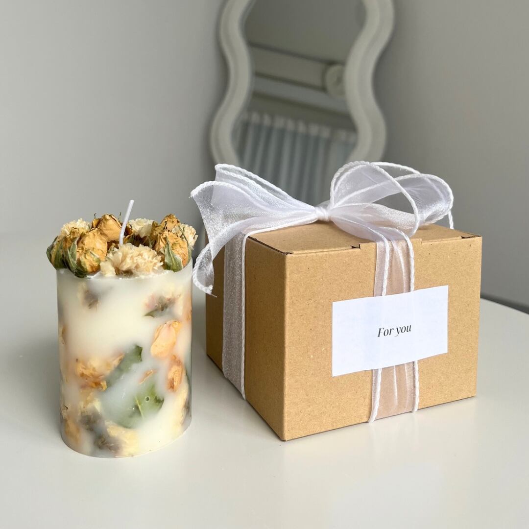 ホワイトローズキャンドル［リボンのみor選べる明朝体メッセージ］