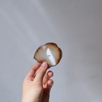 琥珀色の石のプレート