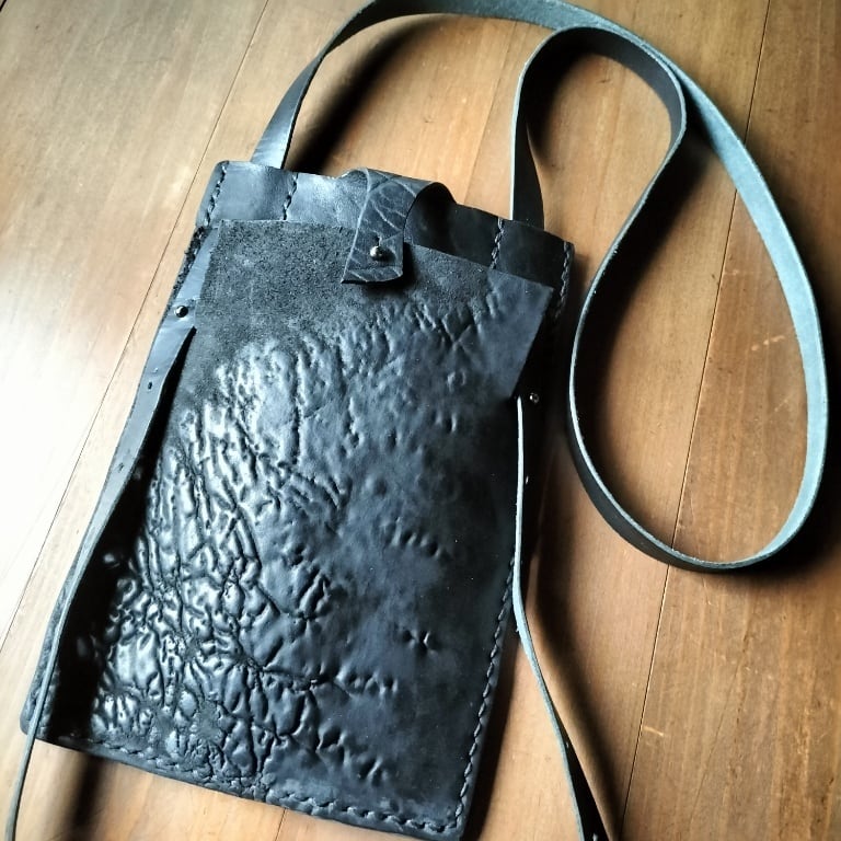 BLACK LAGOON POCKET SHOLDER 6F