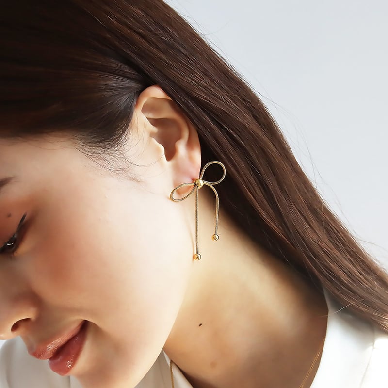 ネコポス便】ピアス リボンピアス 大ぶり 大きめ スネークチェーン