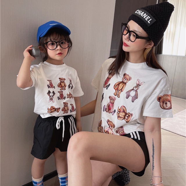 フライドストリートの親子は、3つの半袖Tシャツクマの母のドレスの家族を着ています21エインスタイルの母と子の半袖Tサマードレス 夏物 kiki原创亲子装 kiki原创亲子装5366383258