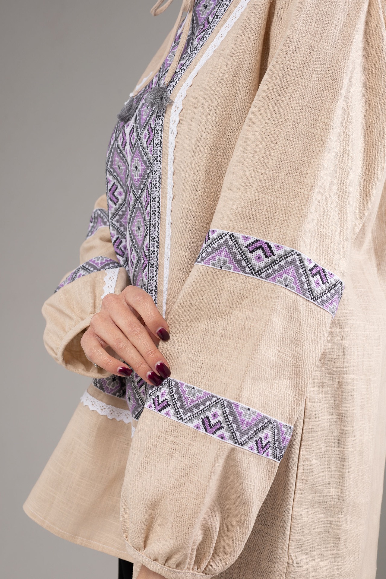 ウクライナ刺繍ヴィシヴァンカ　バルーン袖　手刺繍　麻　レディース・フリーサイズ - 5