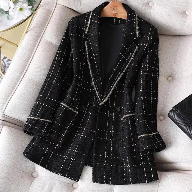 Elegant tweed plaid jacket