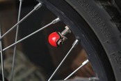 VINTAGE HELL'MET VALVE CAP /CT125レッド