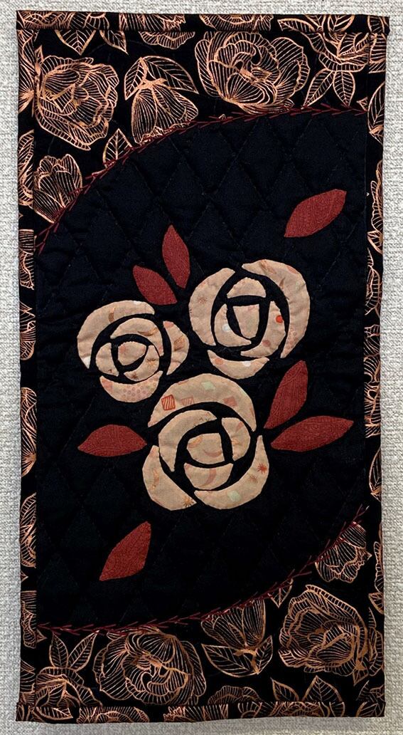 薔薇のキルト　タペストリー バラのミニタペストリー - パッチワーク・ウェンディーズ