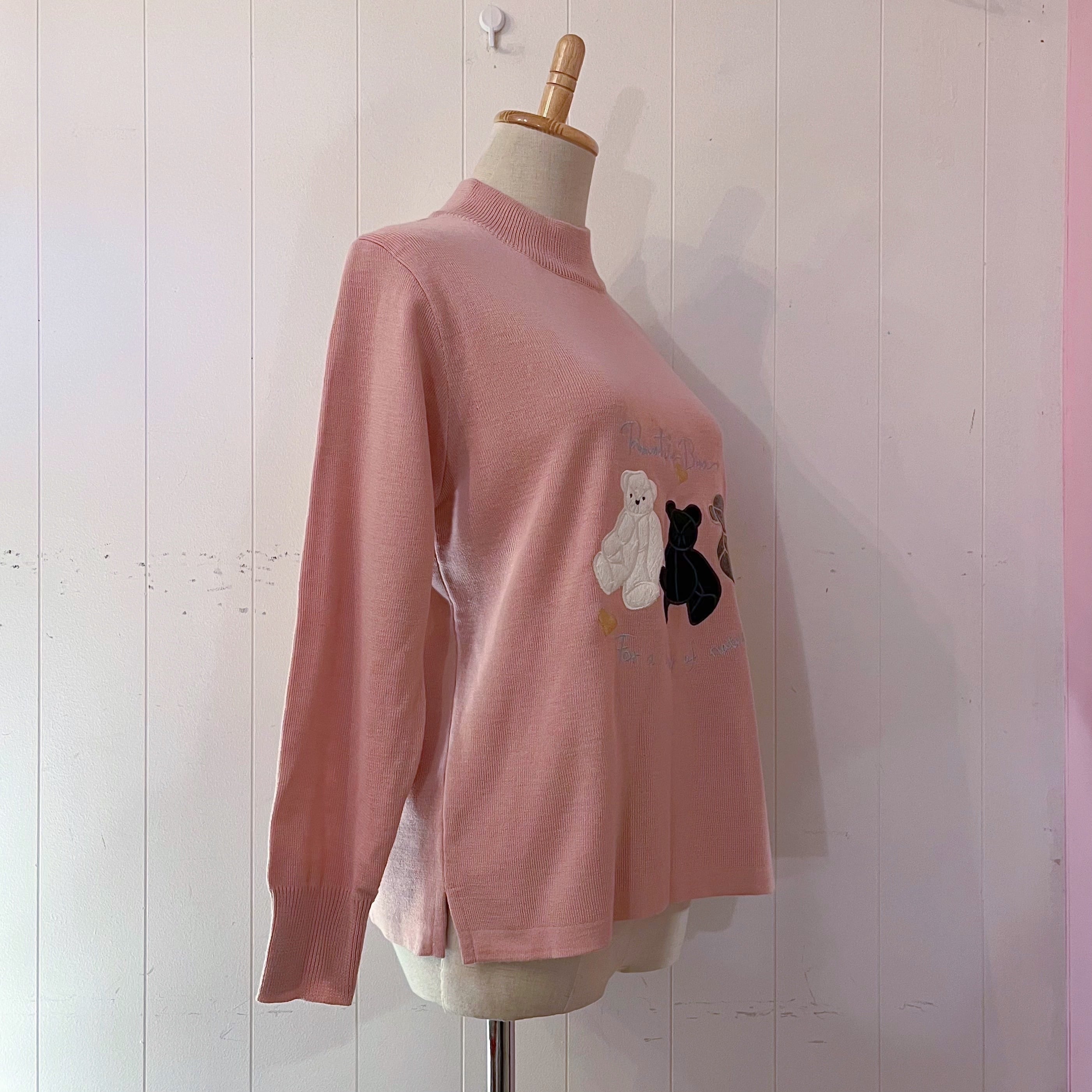 bear applique pink knit sweater