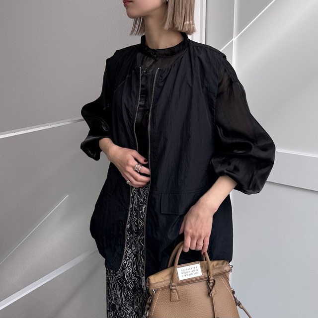 【受注予約：3月下旬入荷予定】ナイロンフロントWジッパーvest/ブラック