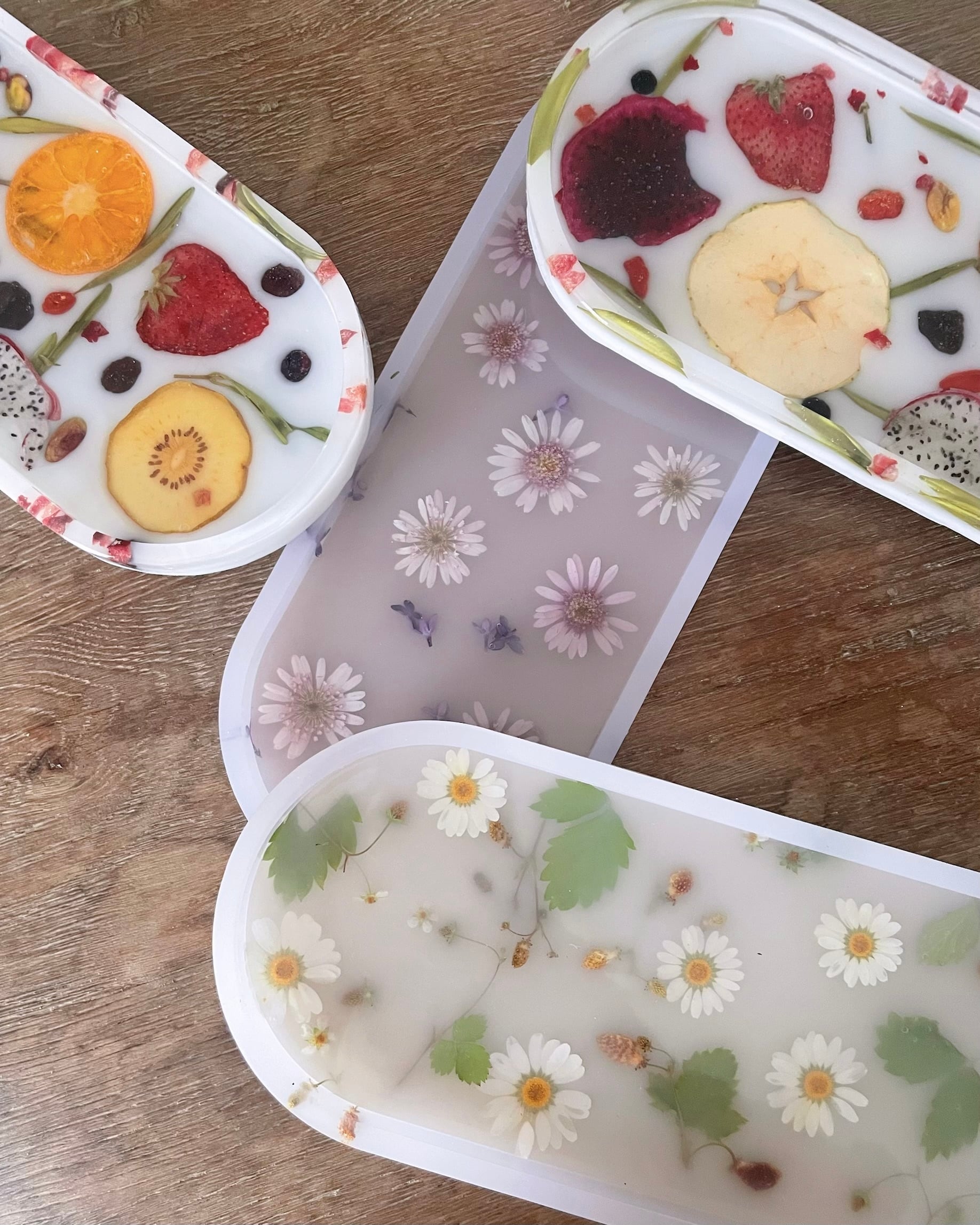 Rady アイリスフラワー　アクリルトレイ　アクセサリートレイ　未使用　新品 fruits resin tray ☆⡱ レジン フラワー フルーツ トレイ ボウル 皿