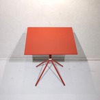 Pedrali ペドラリ NOLITA ノリタ ダイニングテーブル カフェテーブル コンパクト テーブル スクエア スチール天板 レッド モダン ミニマル インダストリアル