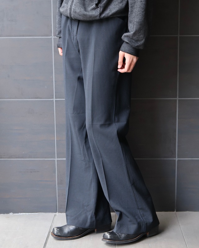 No-tuck blue striped slacks