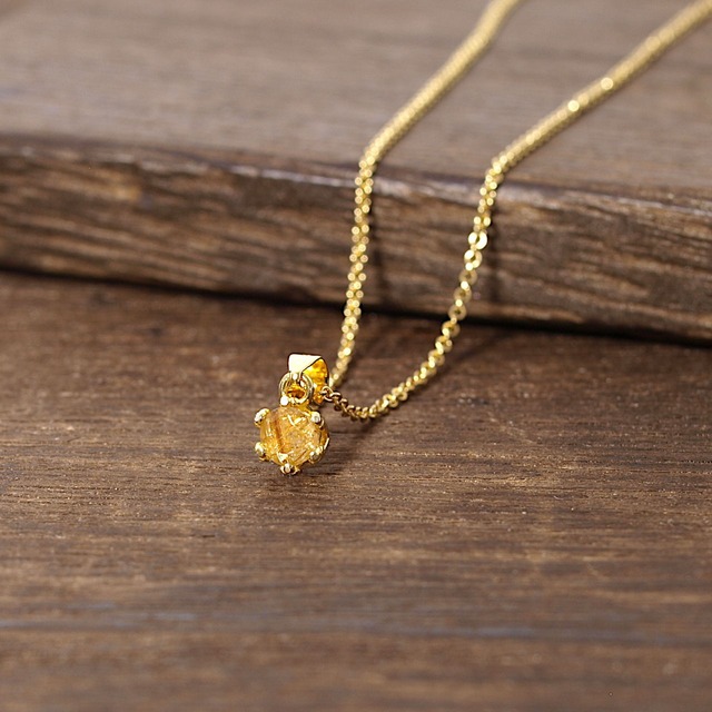 【一点物】ルチルクォーツ王冠留めプチネックレス（K18GP）