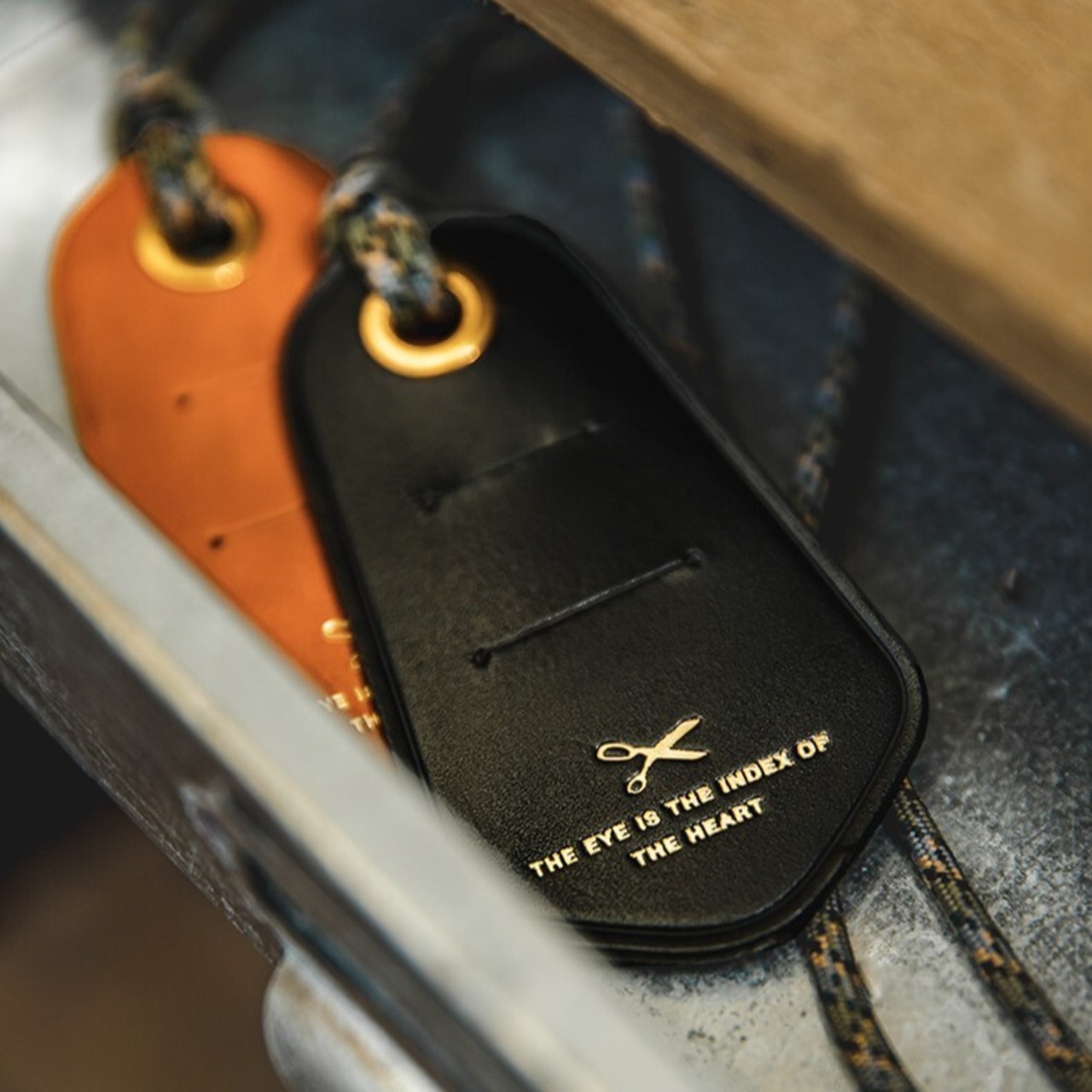 Vintage Genuine Leather Tag Necklace / ヴィンテージ 本革 レザー タグ ネックレス