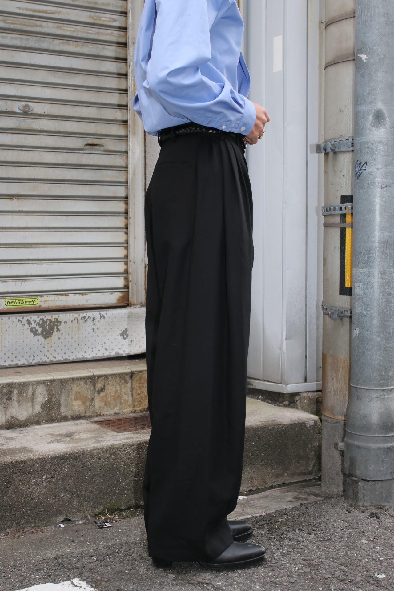 26SS】SOSHIOTSUKI SEAMLESS SIDE FOLD WIDE PANTS (CHARCOAL GREY