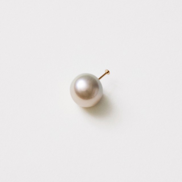 “daughter” Akoya pearl single earring /semi round