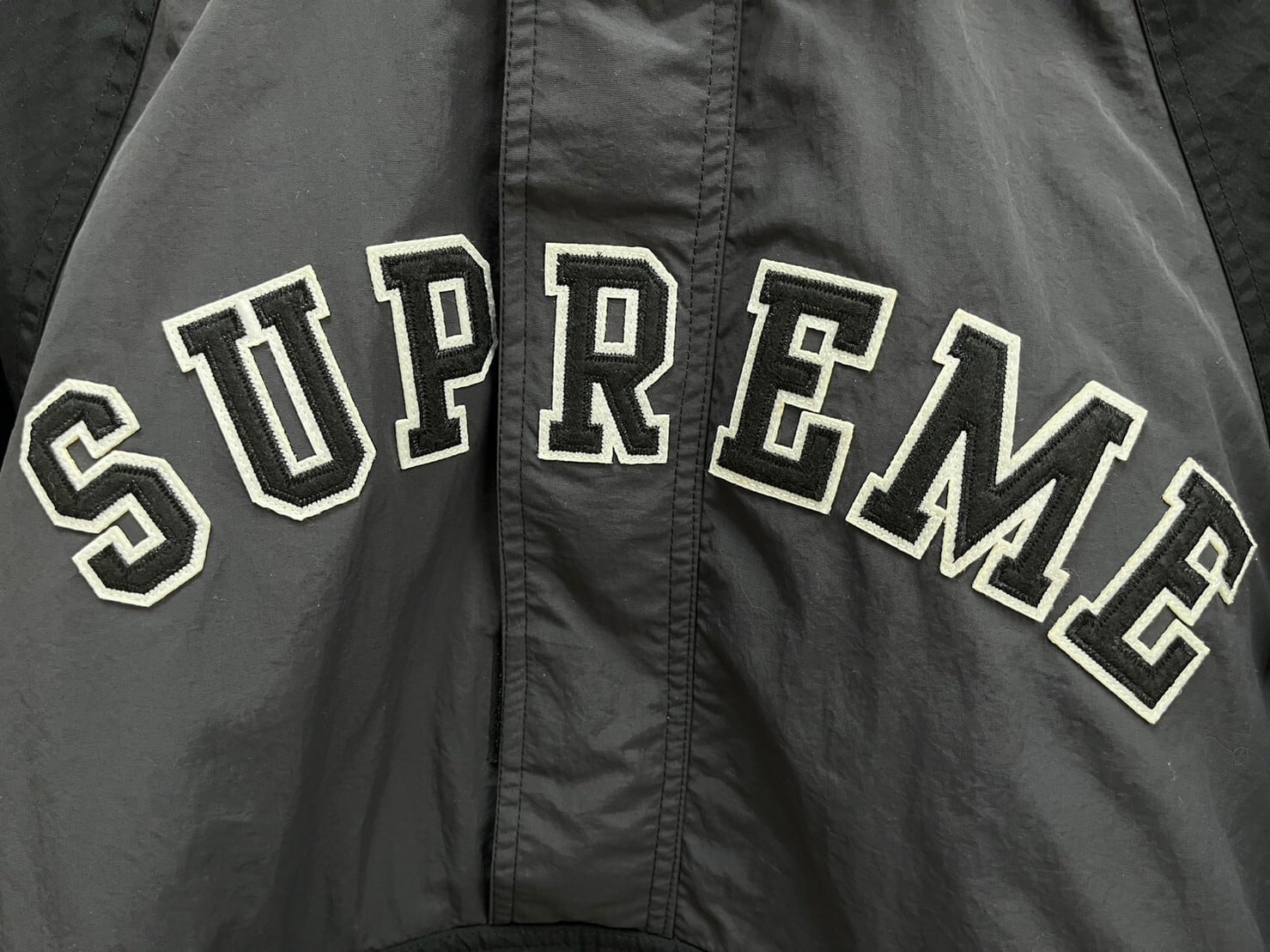 Supreme Arc Logo Half Zip Pullover Large
