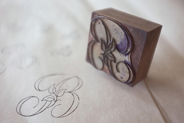 フランス 4.5c 蔦葉絡むBと刺繍用モノグラムとスタンプ アンティーク