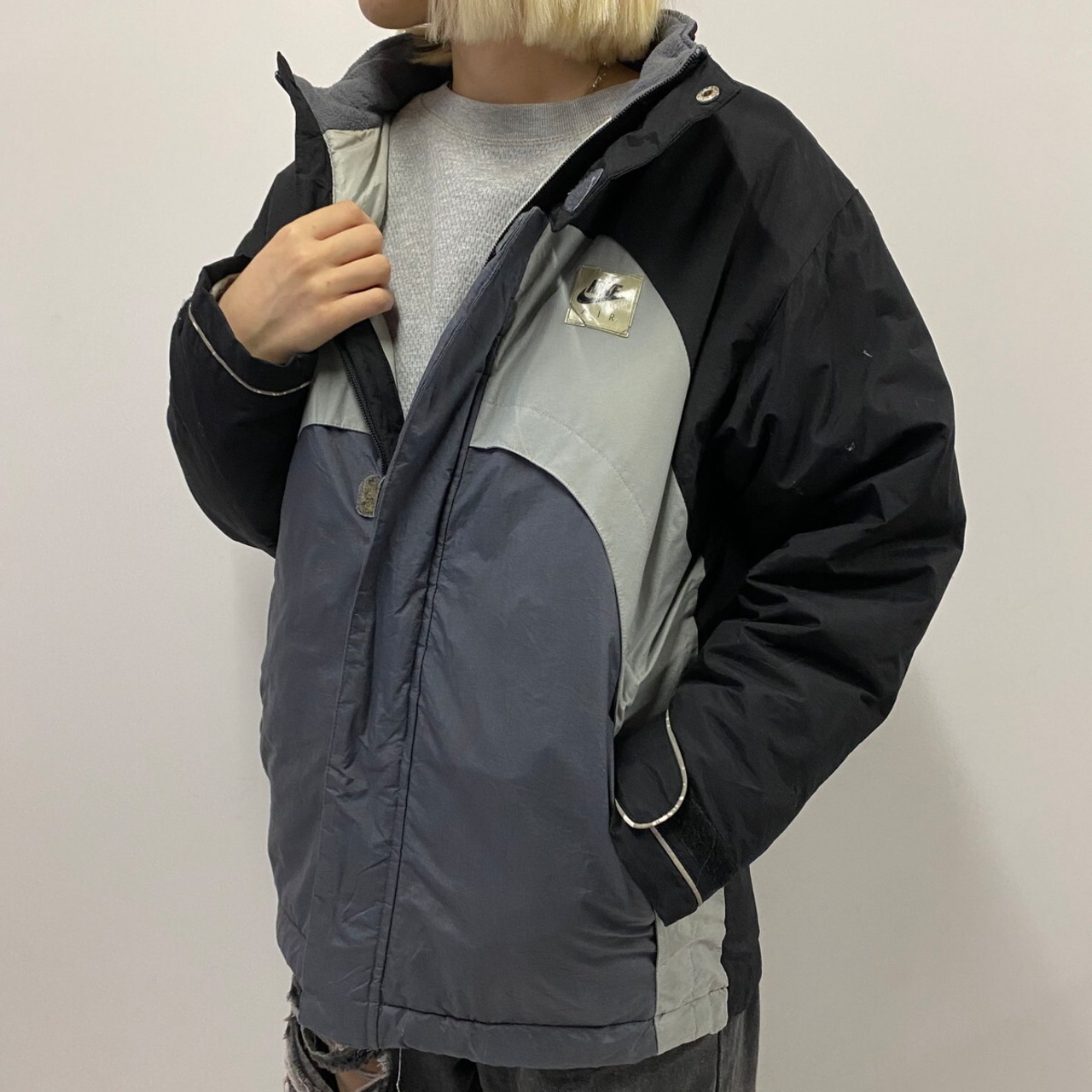 訳あり特価 NIKE ナイキ 中綿 ナイロンジャケット キッズL 古着 黒 
