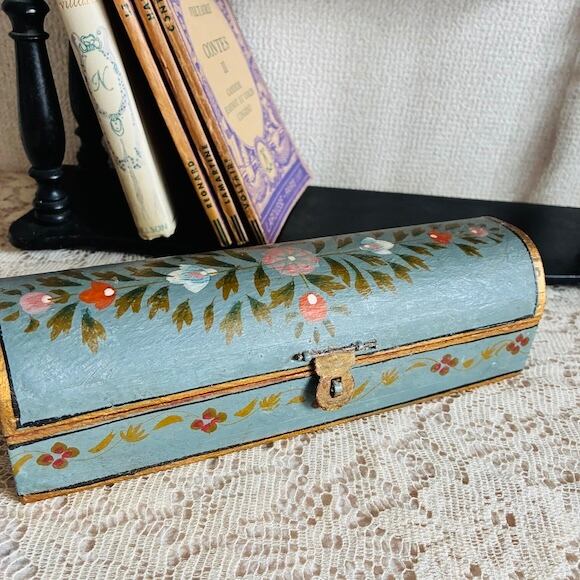 手刺繍の最高峰【絽刺し】 お使い勝手抜群の【全通柄】 華麗な帯姿に
