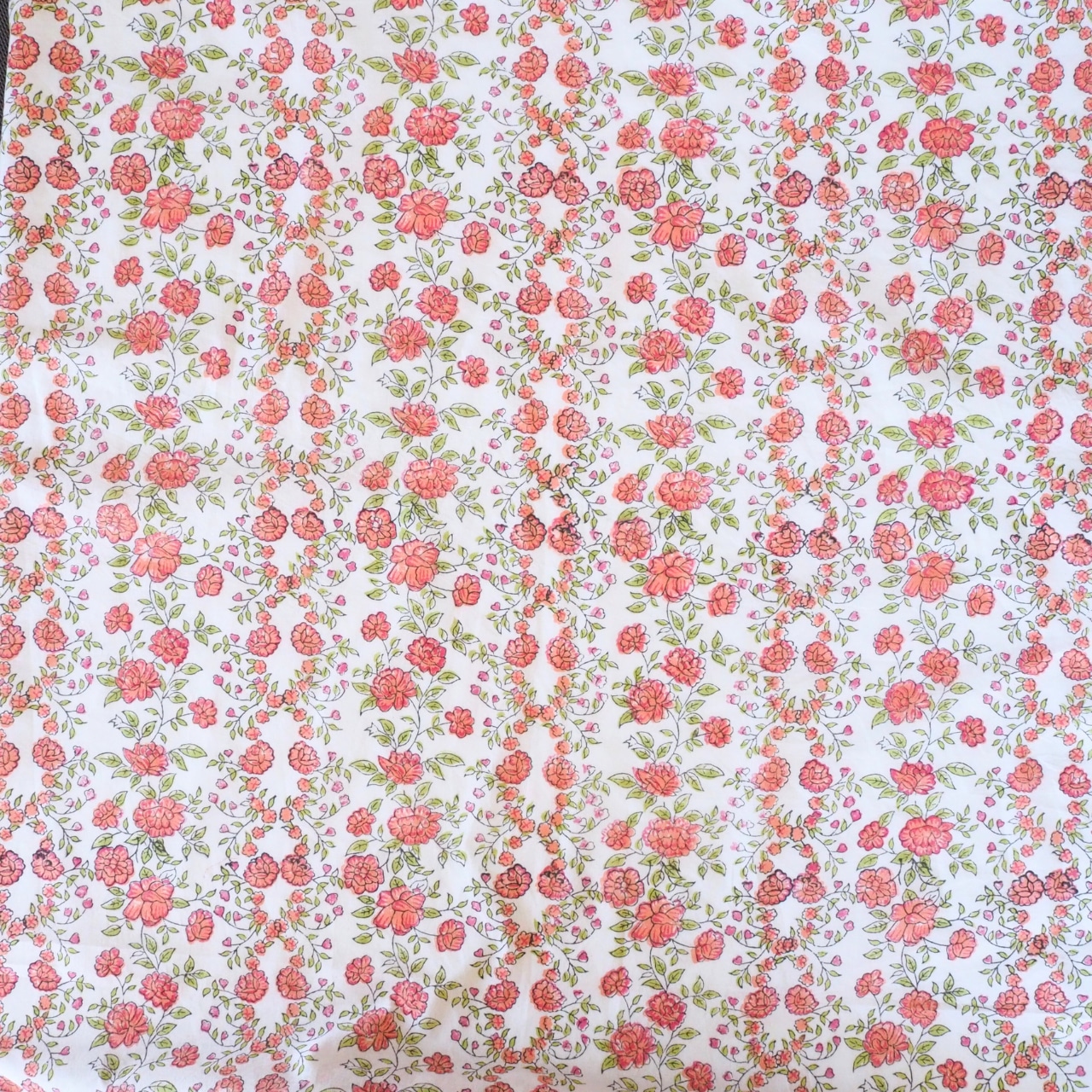 ブロックプリント生地【50cm単位】インド綿 花柄 白×ピンク/緑 #10310-WT1